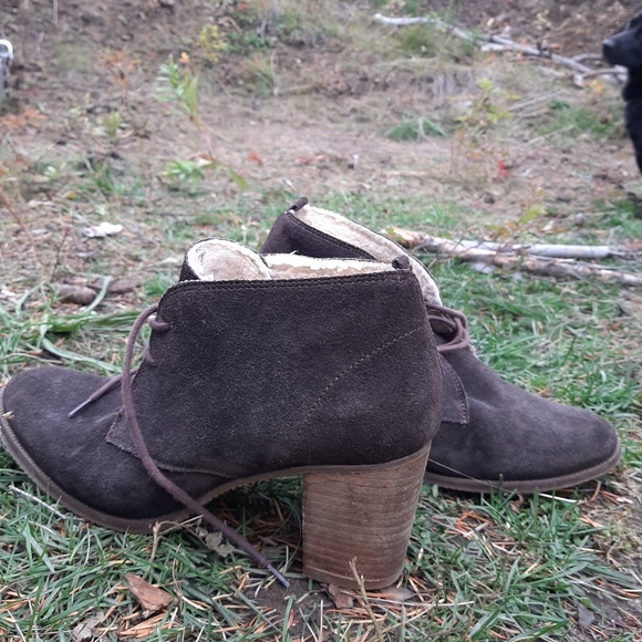 booties - Picture 1 of 3